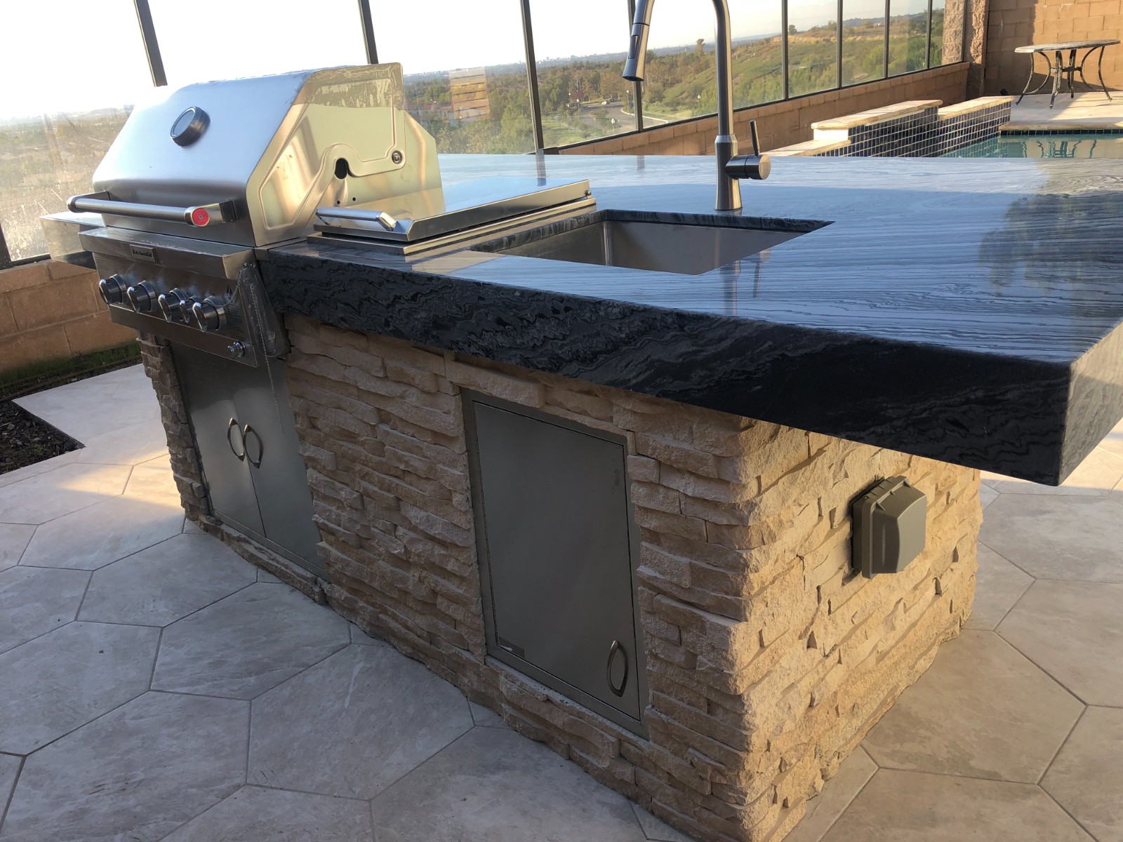 洛杉矶谷德兰庭院装修-图9