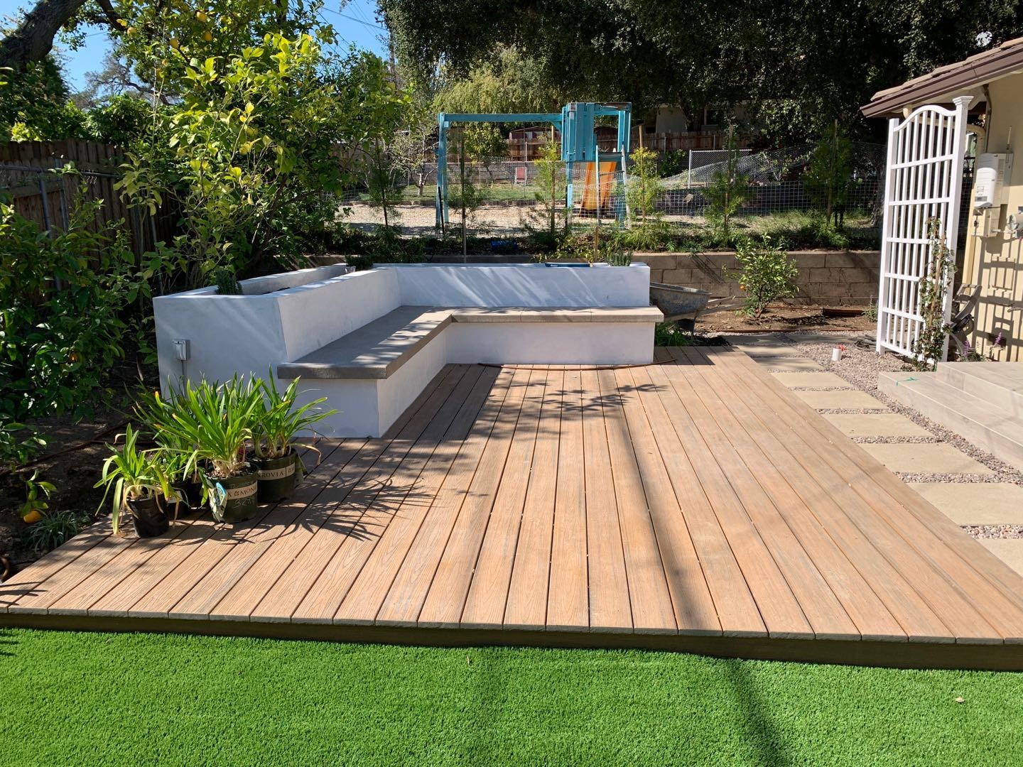 洛杉矶谷德兰庭院装修-图13