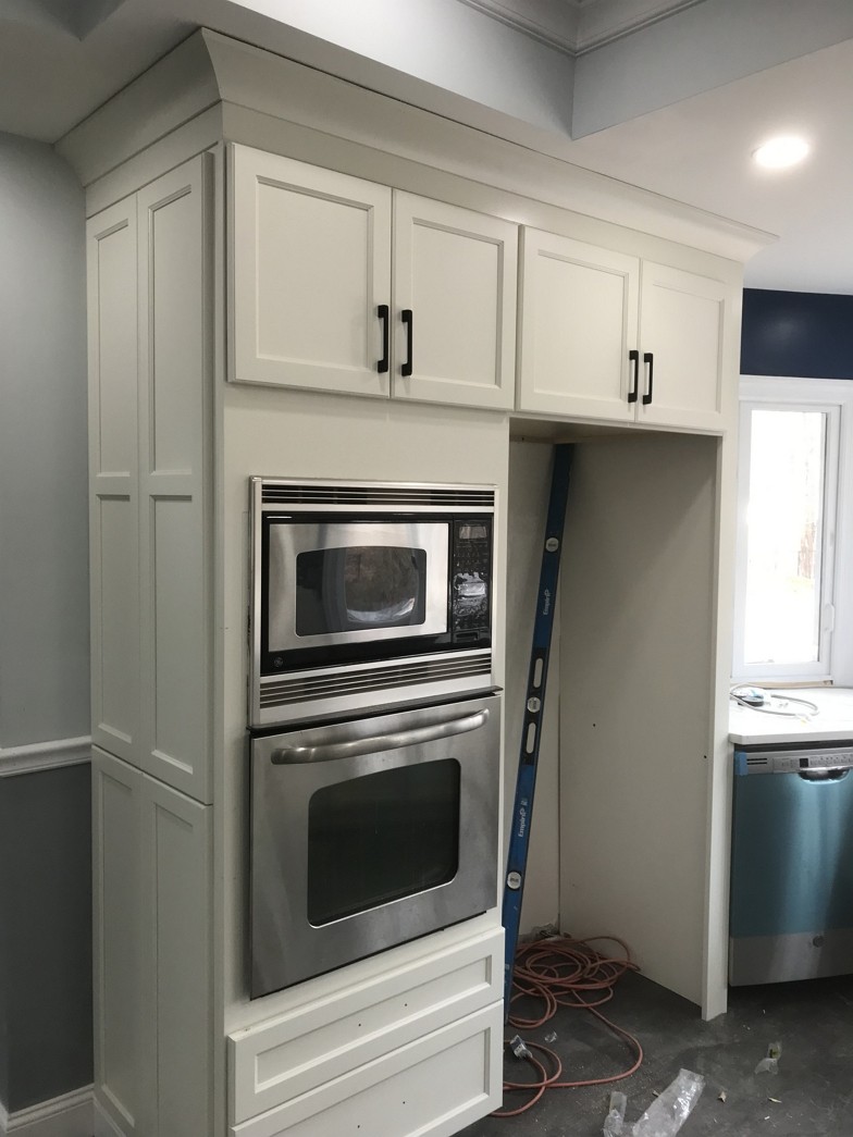 精新装修袁师傅专业室内装修，厨房装修，厕所翻新，技术全面，承接各类大小房屋装修