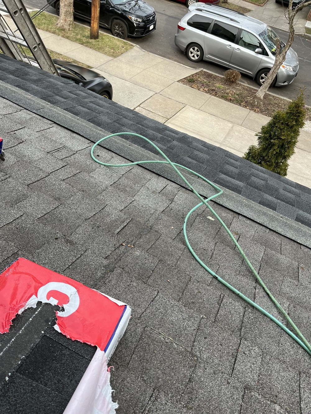 专业纽约屋顶维修 – 美东华屋顶公司 更换屋顶瓦片，急修房顶补漏，屋顶防水，清理水槽 长岛屋顶维修