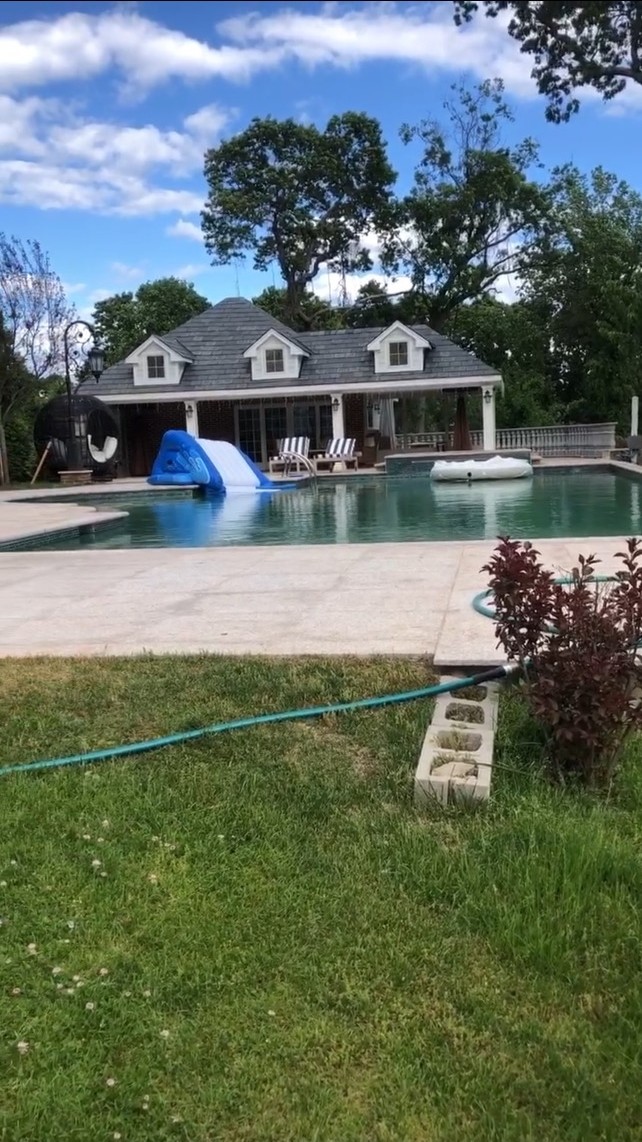 纽约庭院园林改造，砌墙地砖，水泥车道，后院平台改造，花院砍树庭院修枝  免费估价