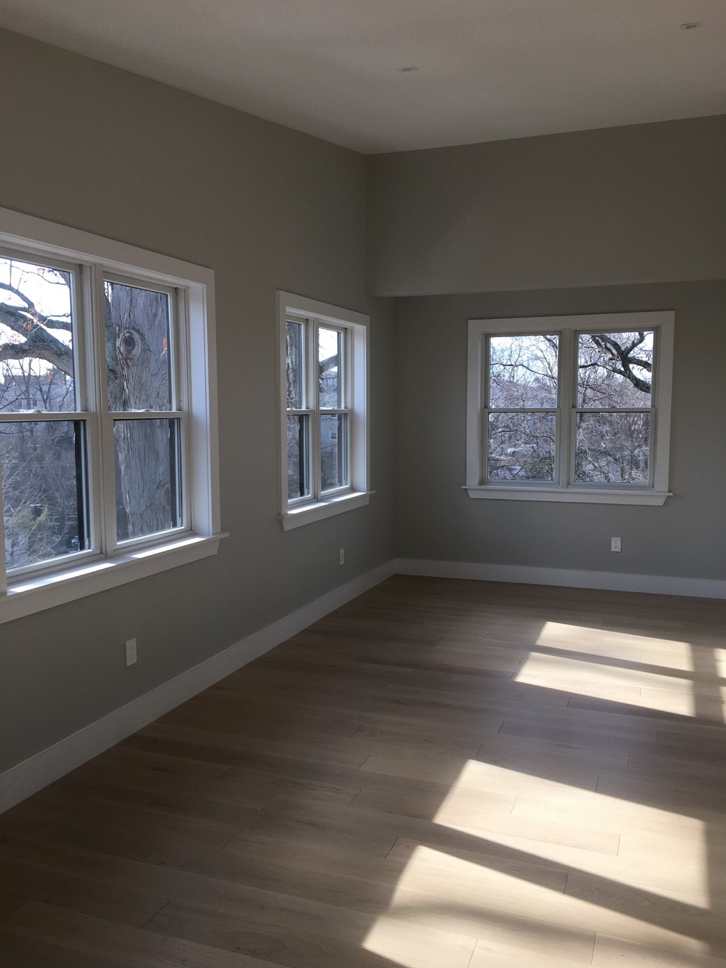 长岛房屋装修-住宅店铺装修找创高装修公司高师傅，精专室内外装修装潢，精细木工，水电水泥，可靠诚信