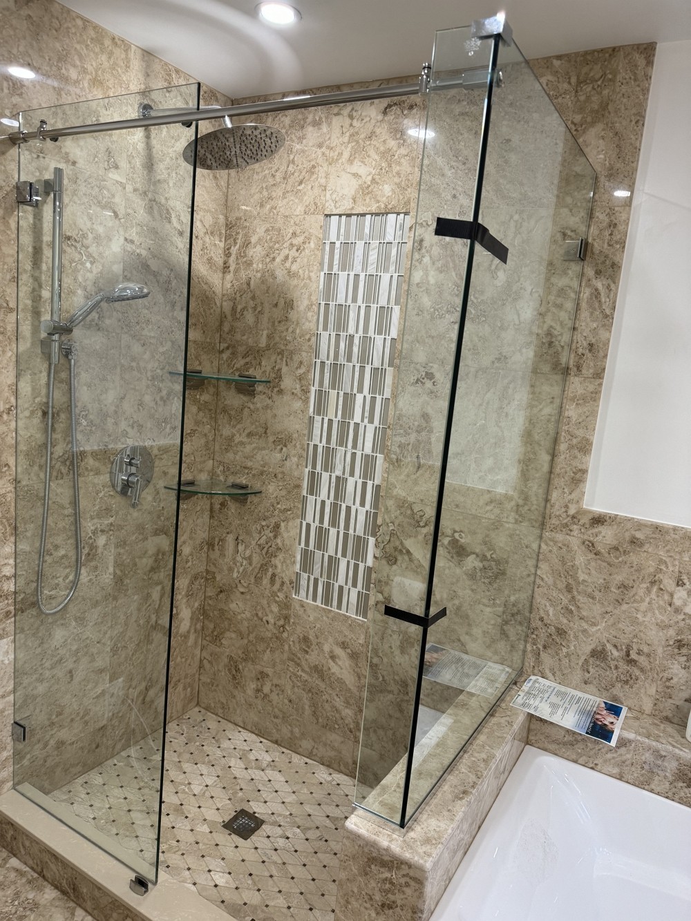 专业纽约装修推荐腾龙装修公司 店铺餐馆 30年建筑装修经验，厨房装修，新建改建 免费估价