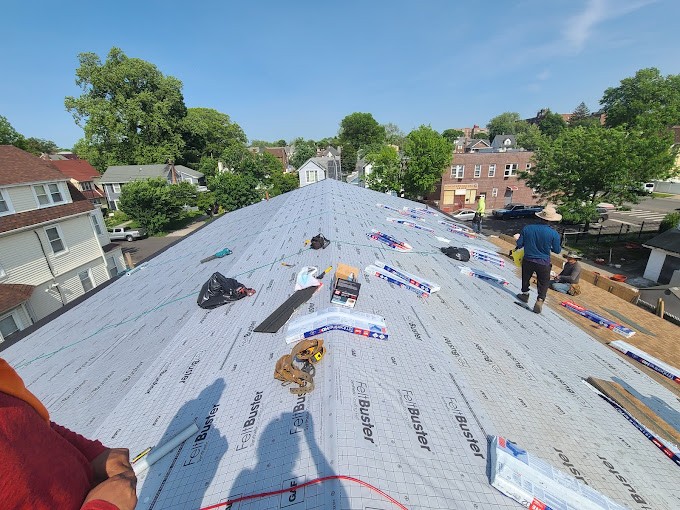 布鲁克林屋顶装修,屋顶翻新,屋顶瓦片修漏,外墙翻新,联系HK Builders,有执照保险,价格合理,信誉服务