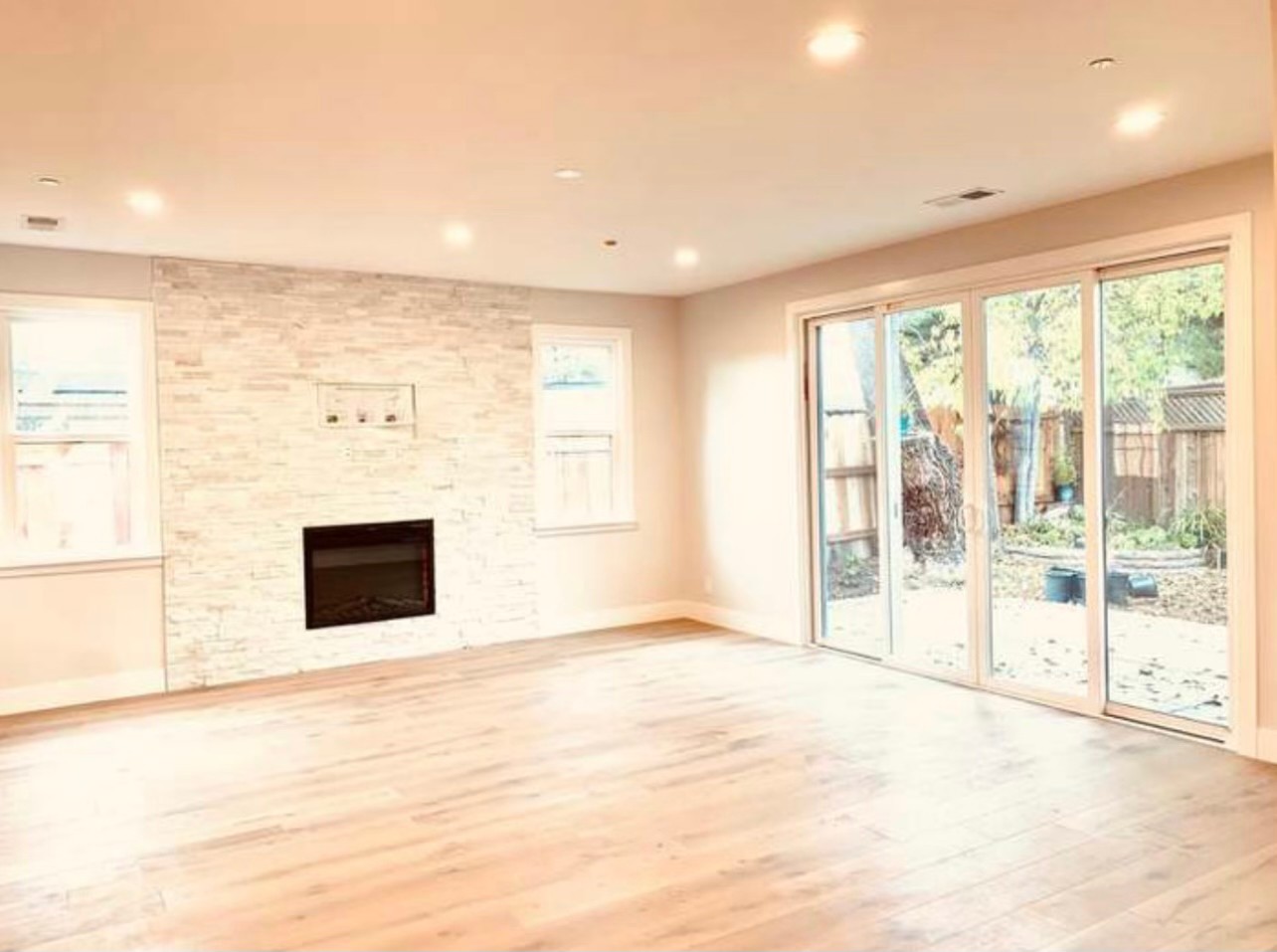 旧金山远洋装修公司 奥克兰装修师傅 Oakland室内外装修 厨房浴室，大厅卧室，楼梯走道 免费上门估价