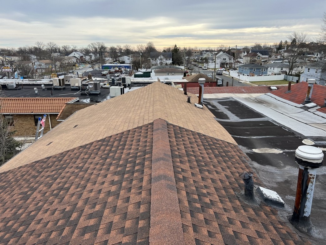特拉华屋顶维修 换新瓦片，屋顶修漏水， 屋顶加固