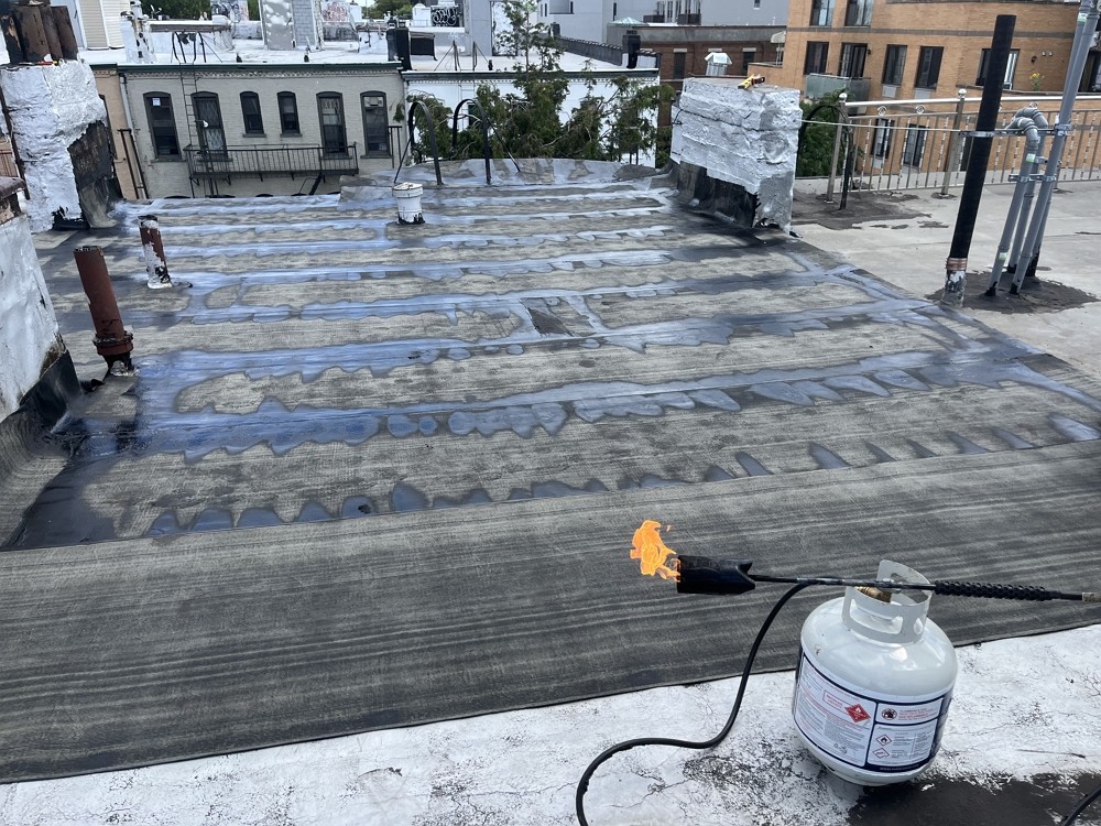 纽约屋顶维修推荐百安居屋顶工程公司 - 纽约屋顶翻新，急修漏水，屋顶防水，换屋顶瓦片，服务好，免费估价