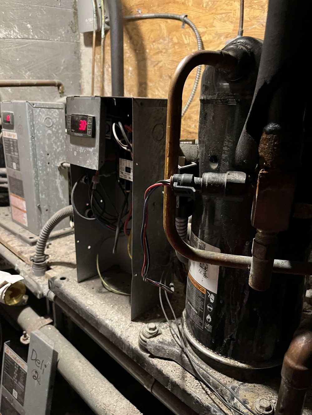 宏兴胜冷暖 – 空调维修 菜箱/冰库/码柜全能修 换热水炉 抽风机 煤气暖炉 从业冷暖维修26年