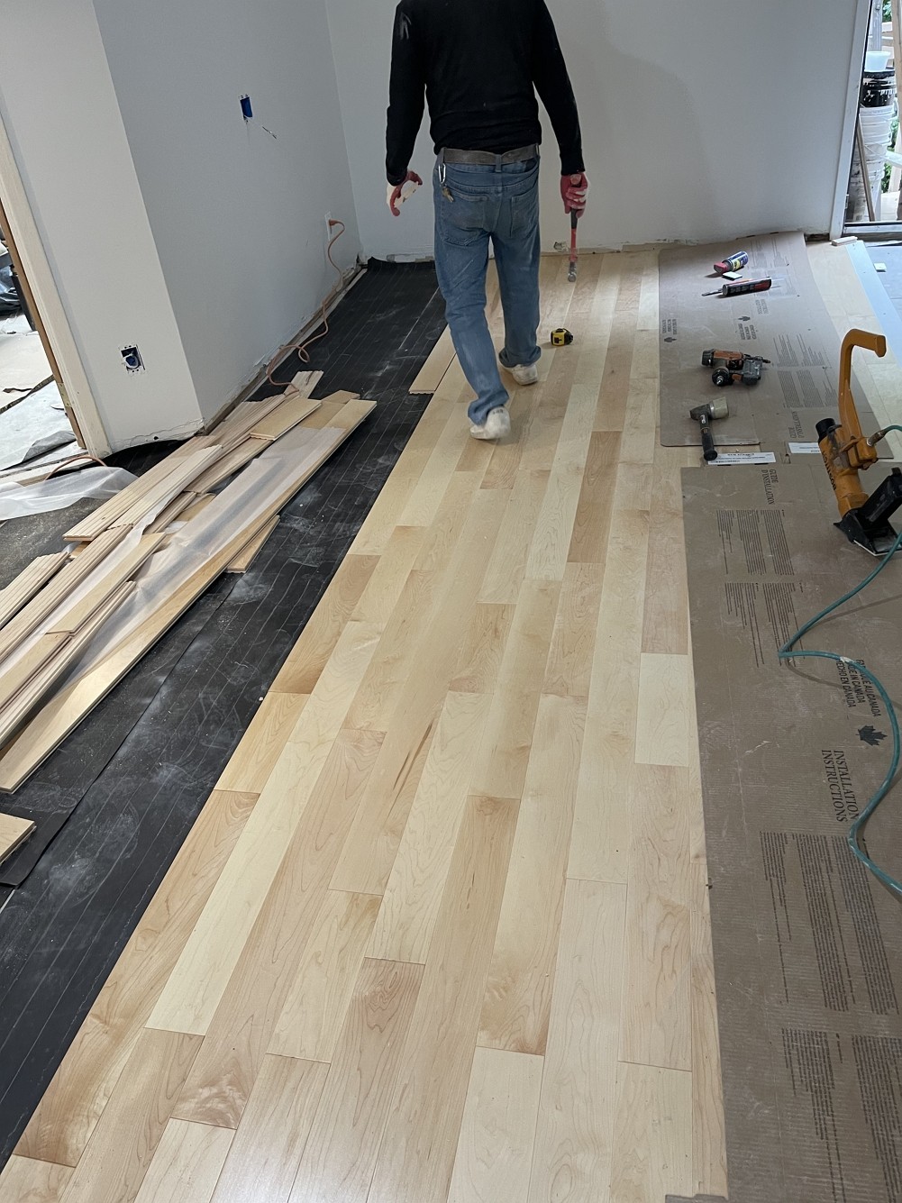 南通德胜装修公司，有30年房屋装修经验，厨房装修，卫生间装修，木工水电，免费估价找徐师傅