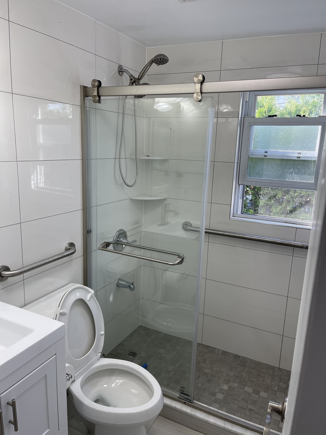 南通德胜装修公司，有30年房屋装修经验，厨房装修，卫生间装修，木工水电，免费估价找徐师傅