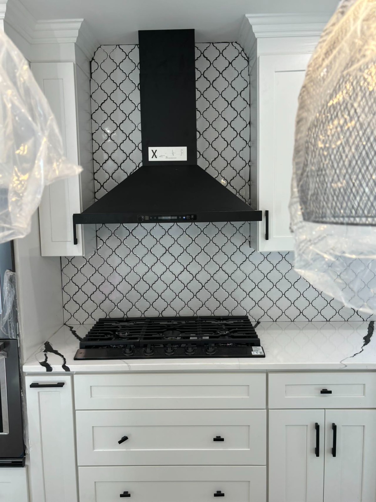 精雅装修公司，精做家庭住宅装修，店铺/餐馆装修，500万保险，开工纸资质，厨房浴室，土木水电，大小工程