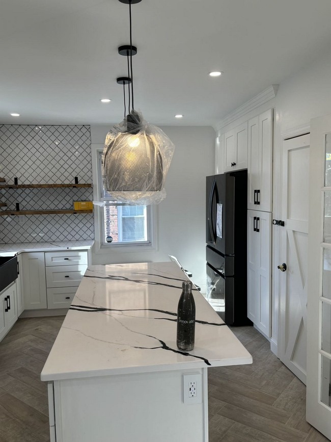 精雅装修公司，精做家庭住宅装修，店铺/餐馆装修，500万保险，开工纸资质，厨房浴室，土木水电，大小工程