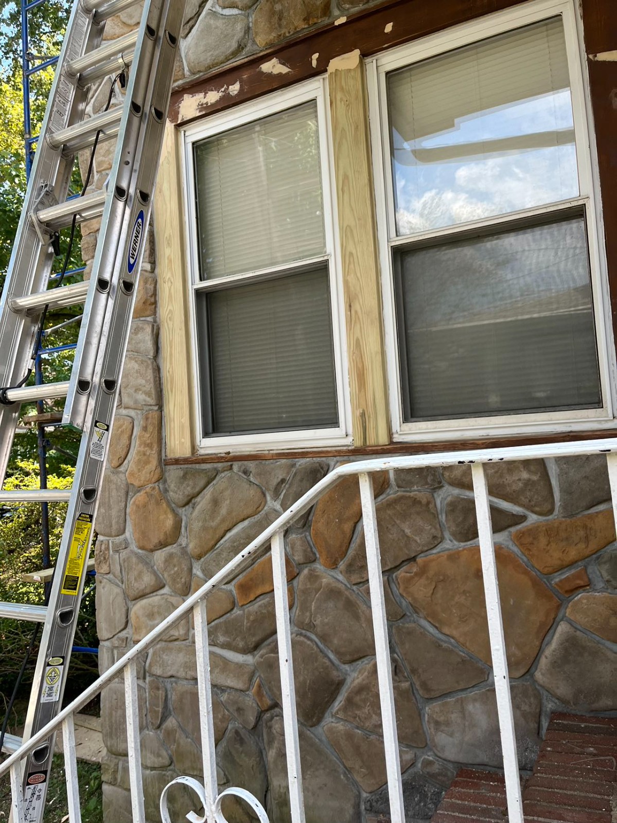 精雅装修公司，精做家庭住宅装修，店铺/餐馆装修，500万保险，开工纸资质，厨房浴室，土木水电，大小工程