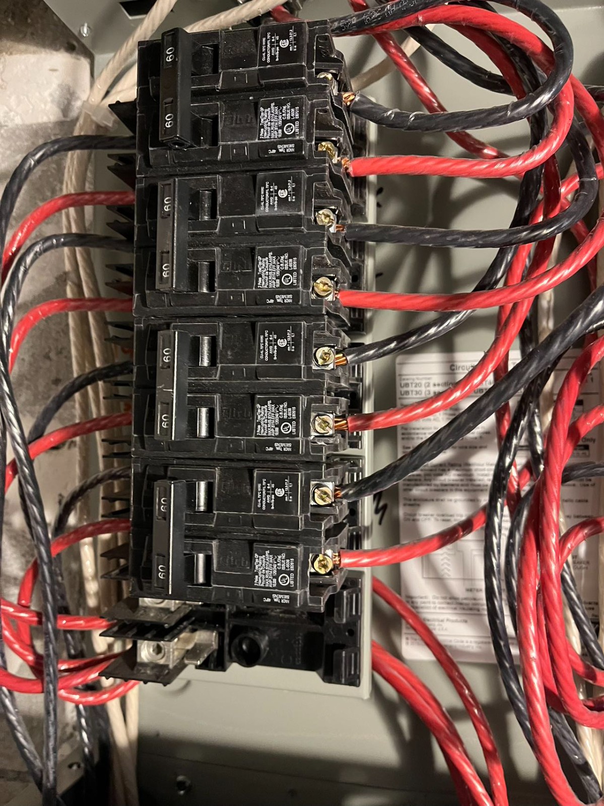 精雅装修公司，精做家庭住宅装修，店铺/餐馆装修，500万保险，开工纸资质，厨房浴室，土木水电，大小工程