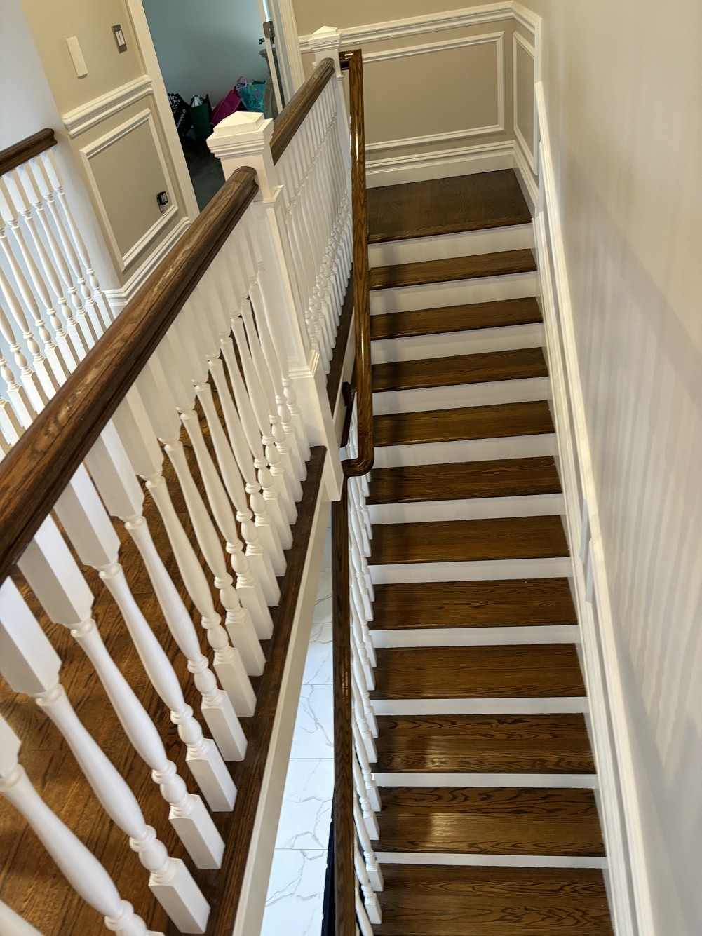 家庭住宅，商业装修，店铺/餐馆装修，500万保险，开工纸资质，厨房浴室，土木水电，承接大小工程