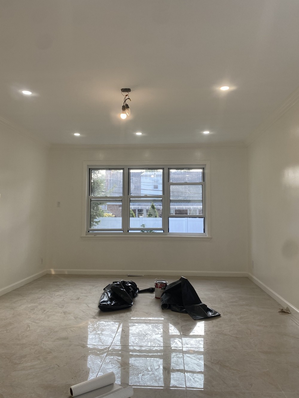 好运装修公司承接店铺装修，餐馆装修，办公室/诊所装修，家庭住宅装修，联系朱师傅