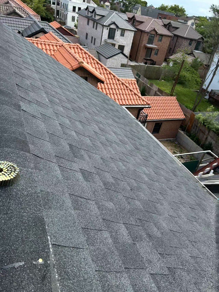 华新屋顶公司承接各类屋顶维修， 修换瓦片防水装修，沥青瓦，石板瓦等翻新维修，斜顶平顶专业防水处理