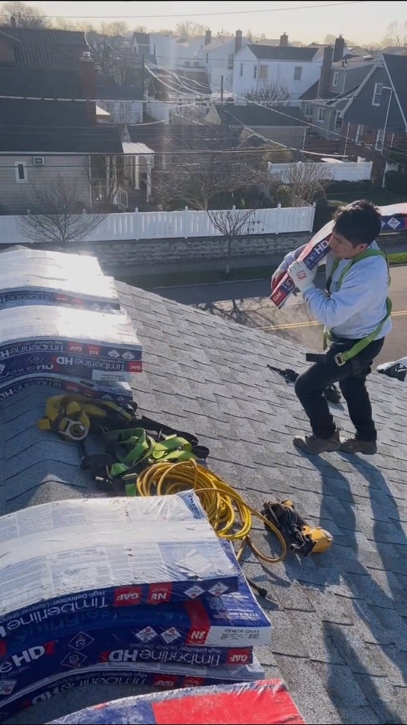 华新屋顶公司承接各类瓦片屋顶装修项目，沥青瓦，石板瓦等翻新维修，斜顶平顶专业防水处理