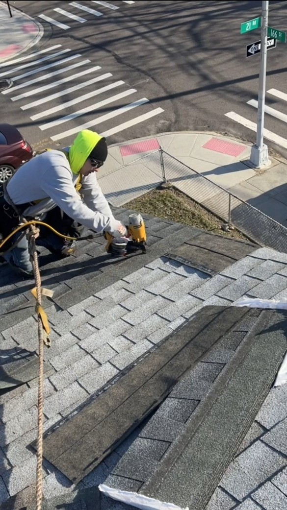 华新长岛屋顶公司承接各类屋顶维修，瓦片更换，屋顶防水，沥青瓦/石板瓦，斜顶屋顶维修翻新，免费估价