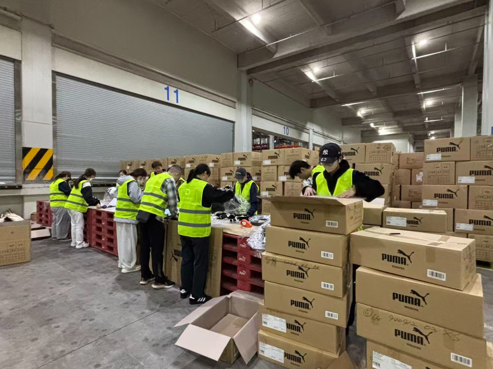 衣服质检员（ 早9晚4）