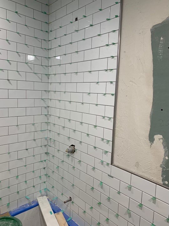 书山华人装修公司热情诚恳 精致房屋室内装修，多年施工经验，工艺精细，住宅装修改建，有保险