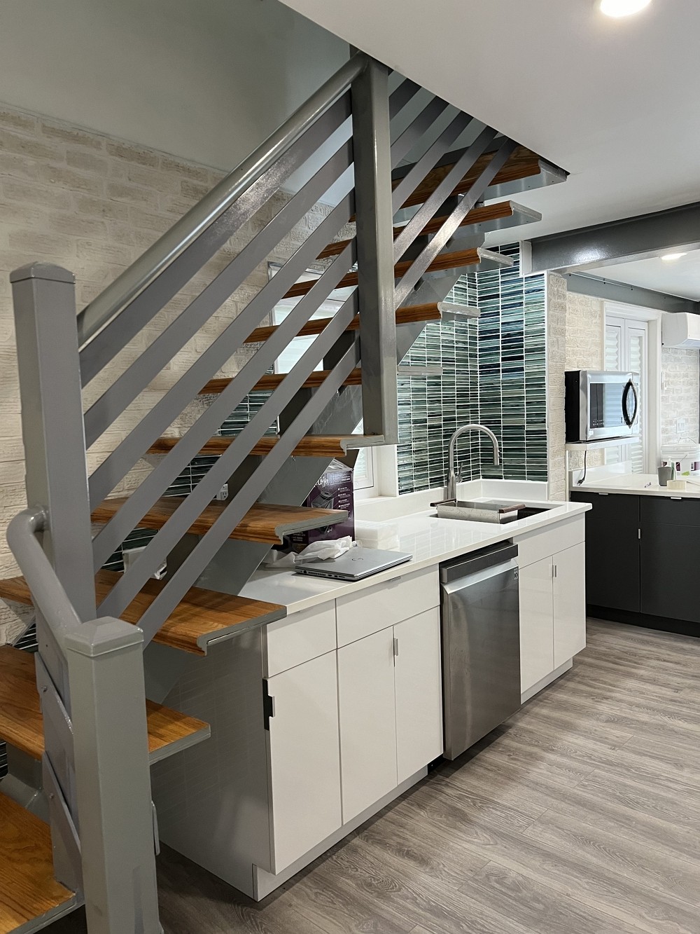 绿典装修建筑公司 – 专精纽约房屋装修，建筑装修装潢 大小机械备齐全，加建改建，办开工纸，价格合理