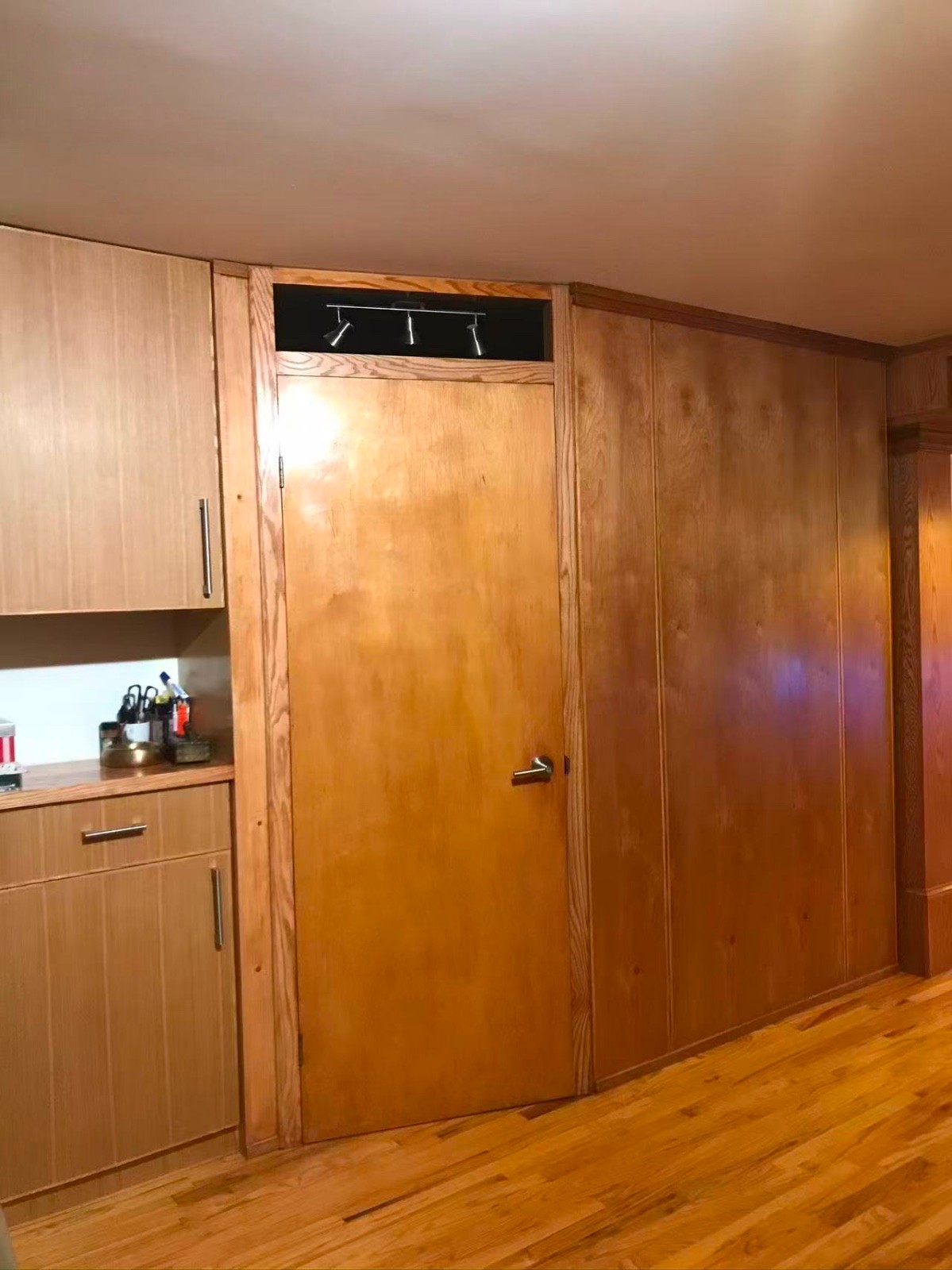 房屋改造 贴瓷砖墙面 工艺油漆、艺术墙（Accent Wall) 木工项目 承接大小工程 做工细致 免费上门估价