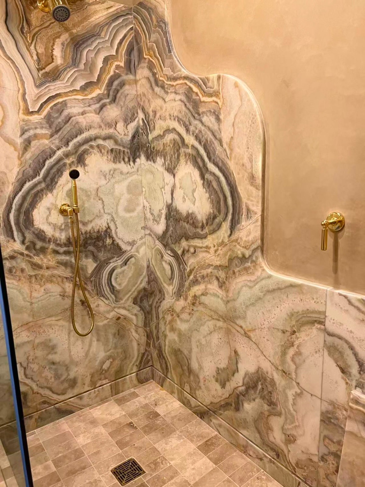 房屋改造 贴瓷砖墙面 工艺油漆、艺术墙（Accent Wall) 木工项目 承接大小工程 做工细致 免费上门估价