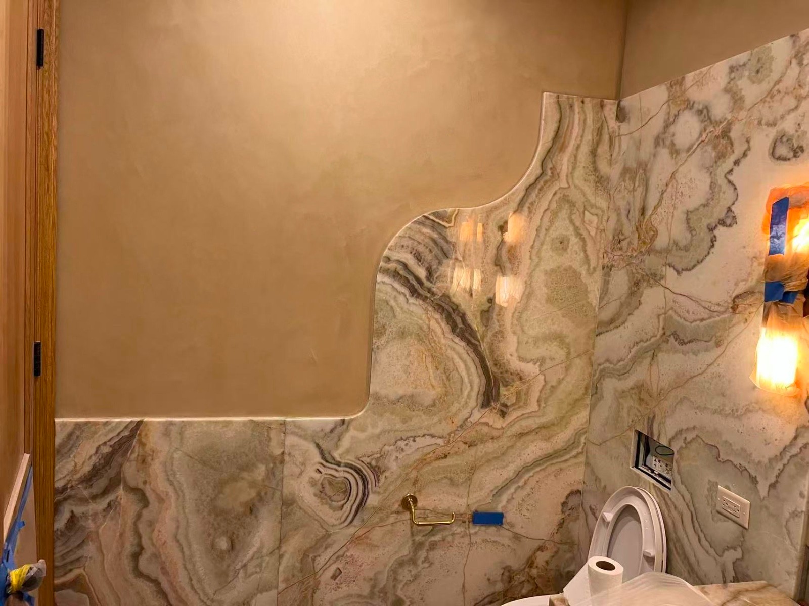 房屋改造 贴瓷砖墙面 工艺油漆、艺术墙（Accent Wall) 木工项目 承接大小工程 做工细致 免费上门估价