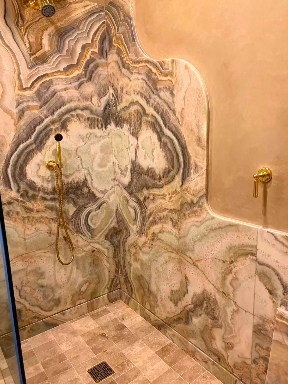 广东江门品艺装修有限公司在纽约成立10多年，承接史泰登岛房屋装修，为您打造理想的家