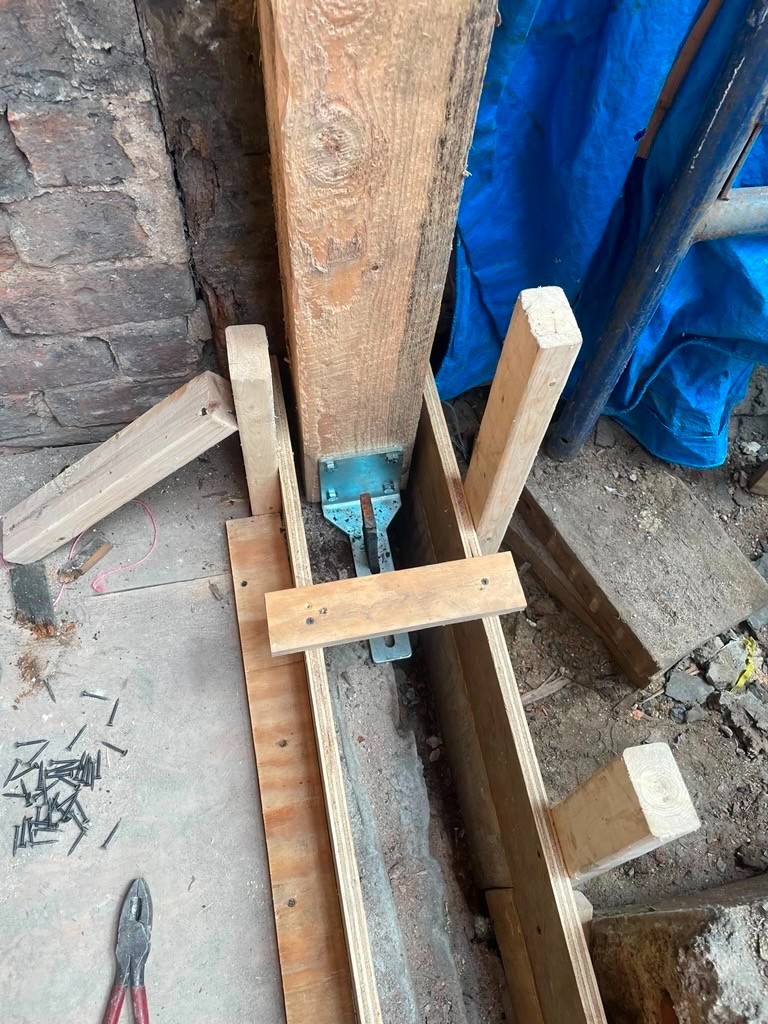 纽约万能门窗公司 安装换新窗户， 大门， 地板打磨， 抛光， 专业安装地砖