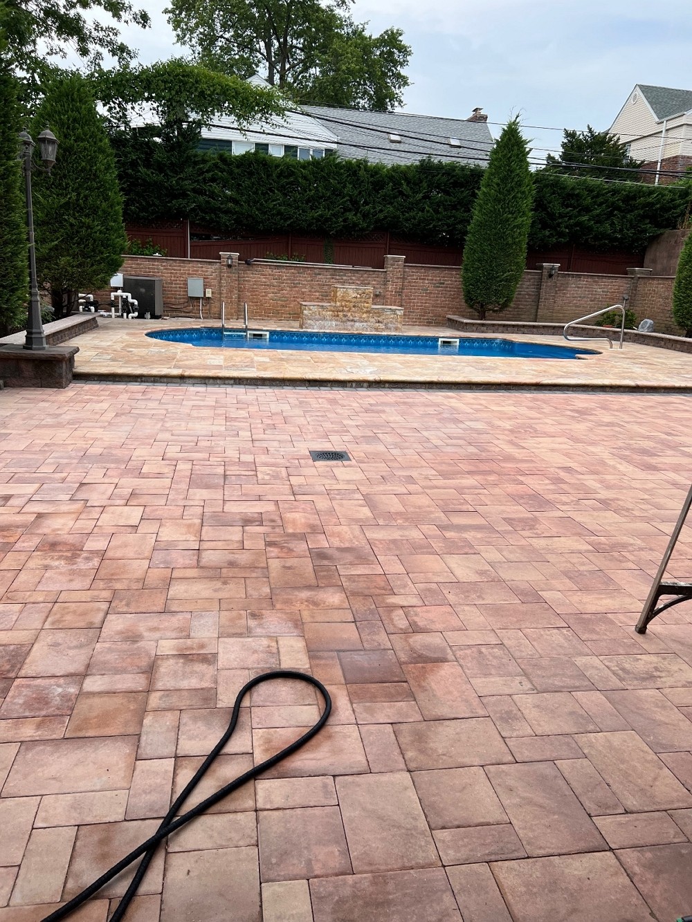 纽约水泥车道具有30年丰富的专业装修经验,室内外装修,庭院改造,免费估价,欢迎来电