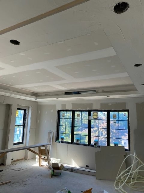 旭日门窗公司提供专业门窗安装换新服务,房屋定制窗户安装,包括家庭住宅,店铺,医院和办公室的门窗安装