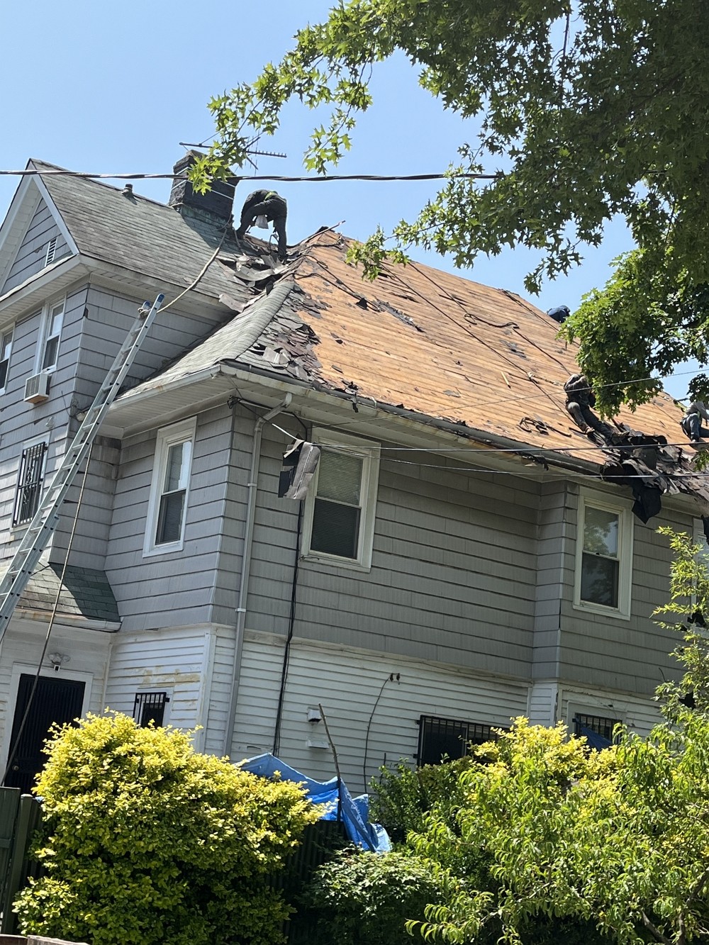 纽约屋顶维修推荐百安居屋顶公司 优质屋顶安装翻新 急修屋顶漏水，屋顶防水，更换屋顶瓦片，免费估价