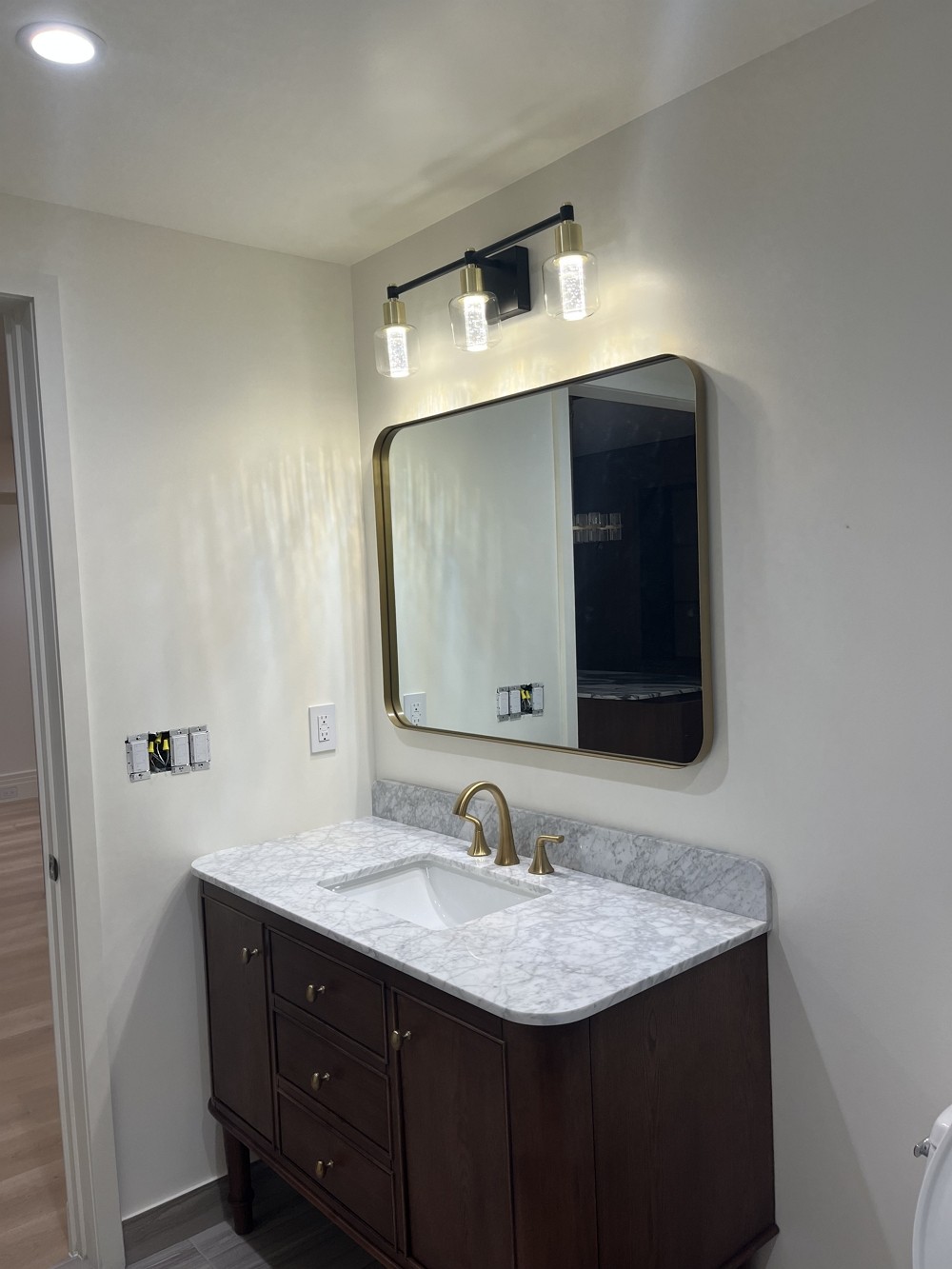 江苏福贵装修公司｜20年装修经验｜纽约装修师傅技术全 厨房装修 抽风机安装 卫生间翻新｜免费上门估价