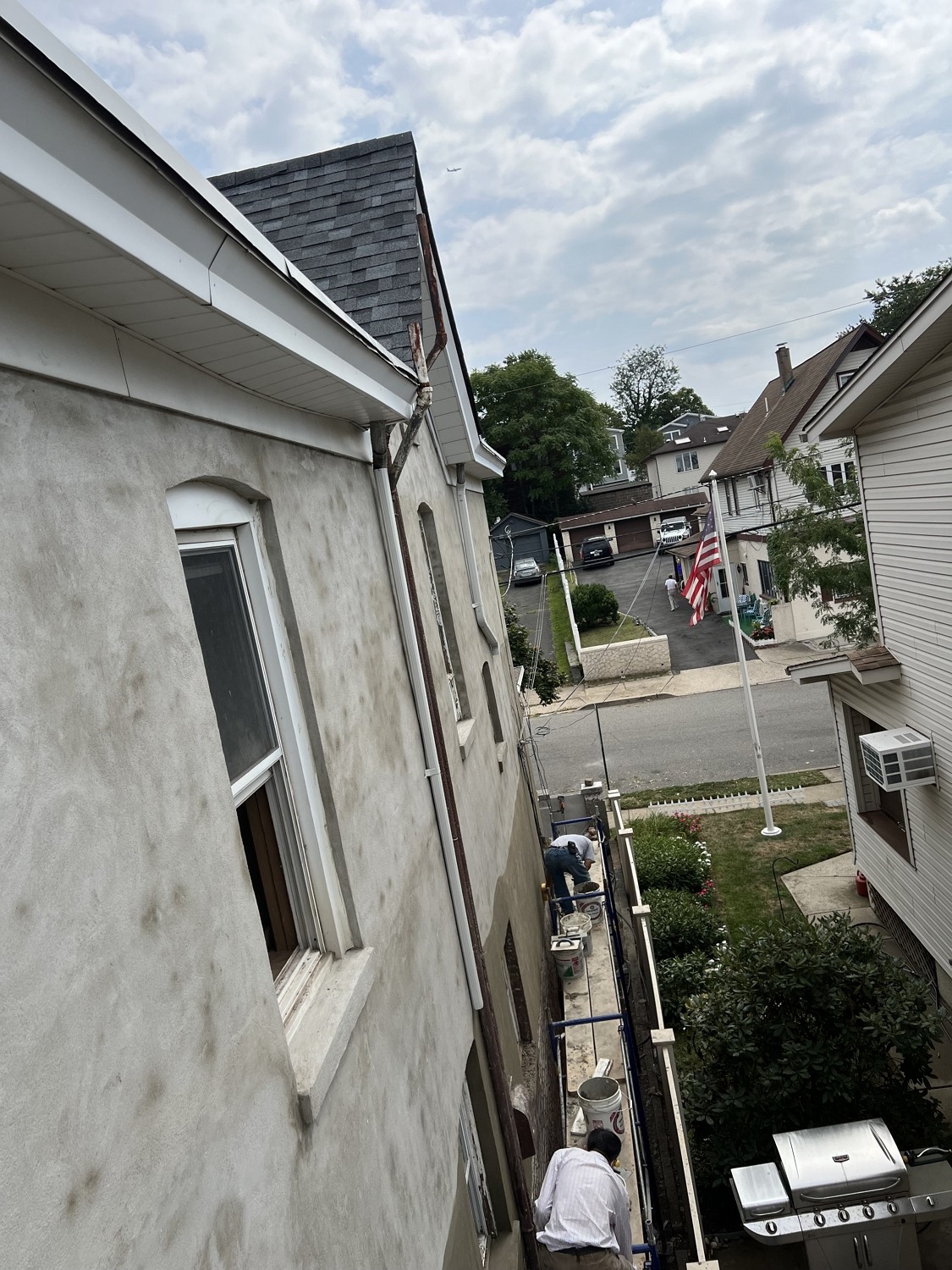 艺美庭院装修砍树 – 砍树修枝，刨除树根，建围墙围栏，露台走道，停车坪铺石砖，水泥车道，免费上门估价