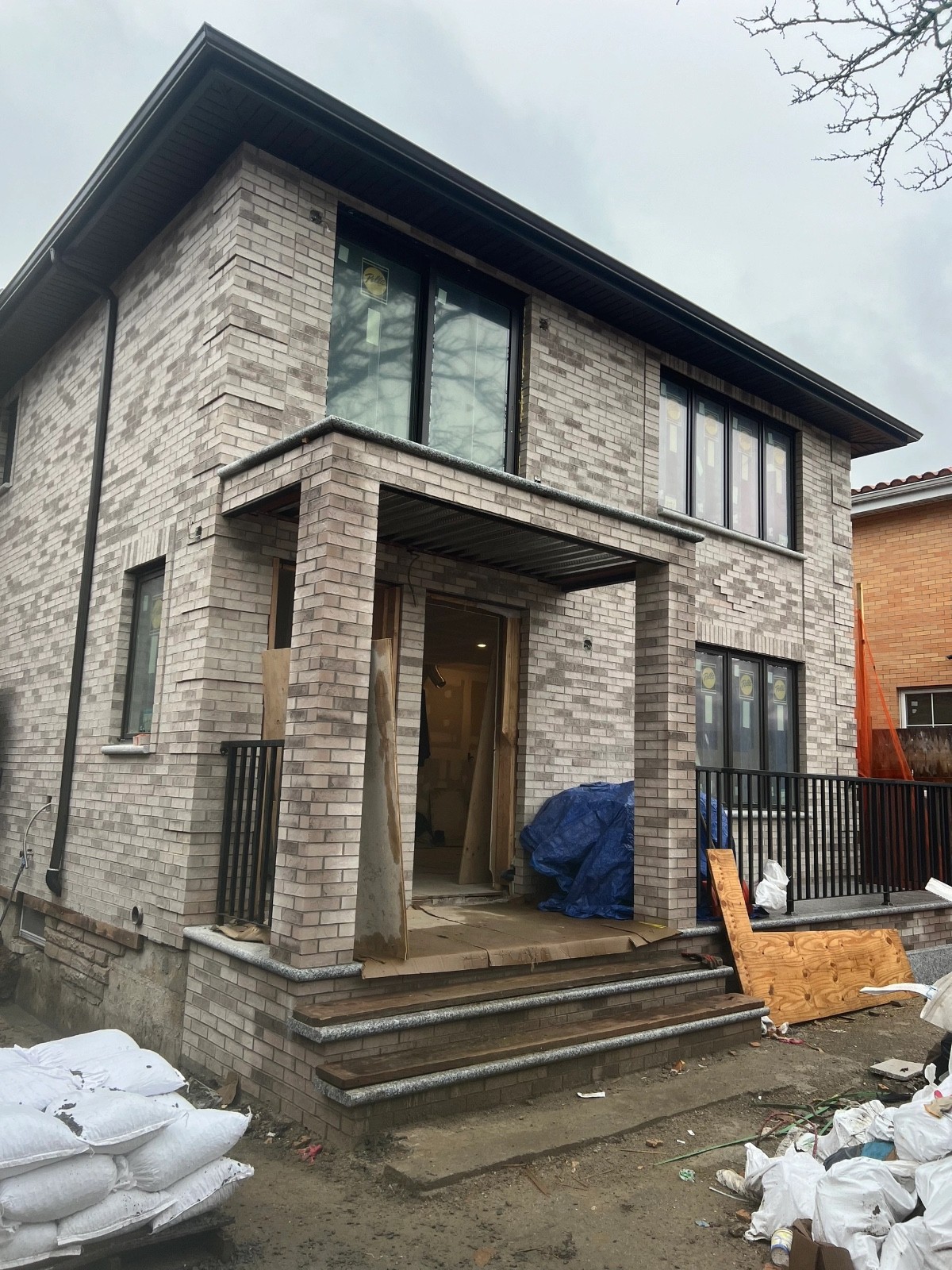 晴天泥水，长岛泳池清理维修，庭院翻新 室外铺砖 外墙斯达膏 电话：646-421-7648