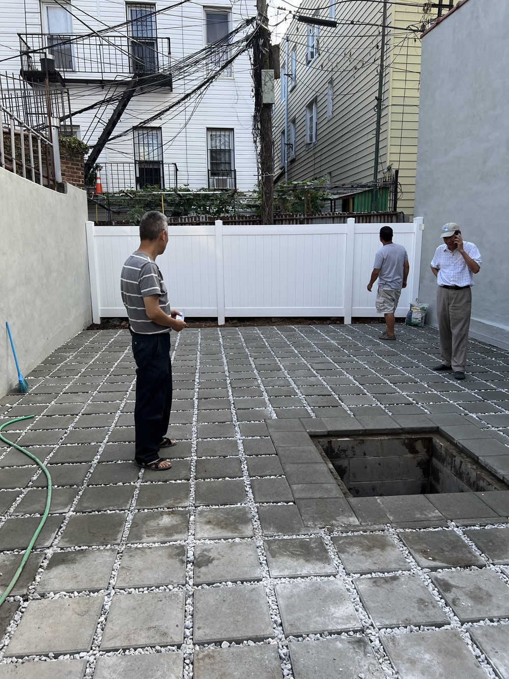 晴天泥水，长岛泳池清理维修，庭院翻新 室外铺砖 外墙斯达膏 电话：646-421-7648