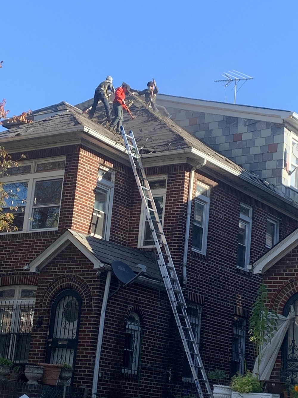 百安居长岛屋顶工程公司，专业屋顶维修，屋顶翻新，屋顶防水，更换屋顶瓦片，服务优秀，价格合理