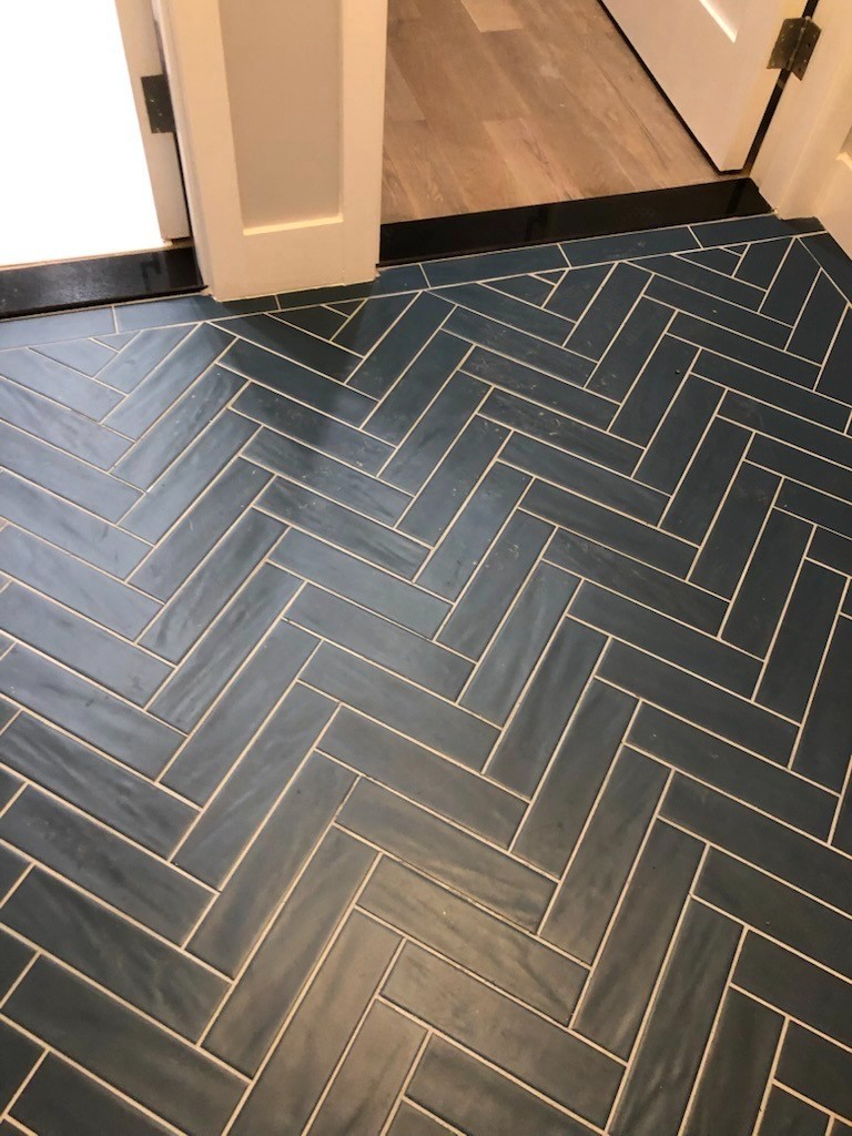 阿周装修承接房屋装修,多年施工经验,工艺精细,住宅装修改建,有保险,价格优惠,免费估价