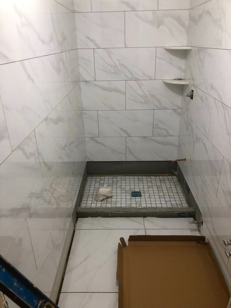 阿周装修承接房屋装修,多年施工经验,工艺精细,住宅装修改建,有保险,价格优惠,免费估价