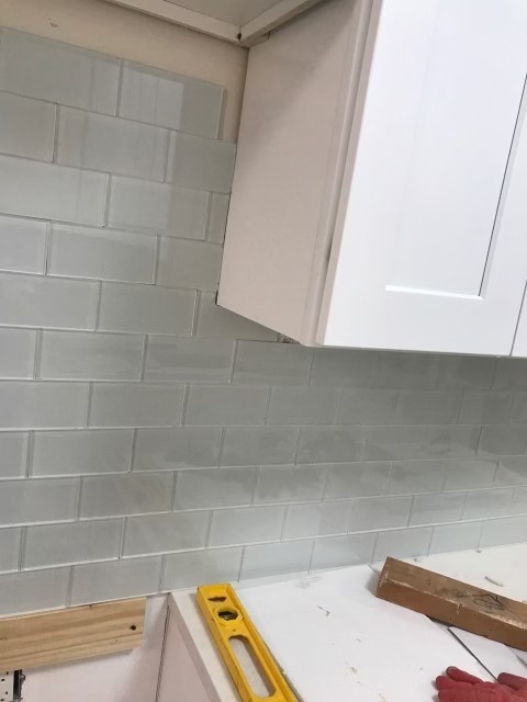 丽华装修倪师傅 专业安装定制门窗 换窗换门，装修住宅和店面门窗，室内厨房浴室，地板油漆，木工壁橱