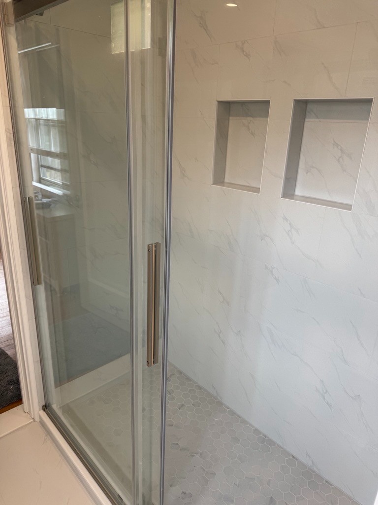 纽约长岛装修公司-金鼎装修，为住宅和店铺餐馆做内外装修，厨房浴室/庭院车道，屋顶/外墙，加层改建