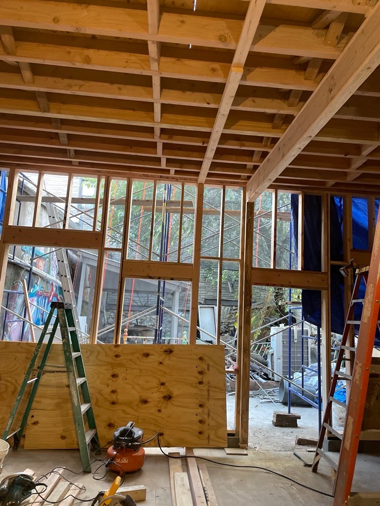 万能装修 专业房屋建筑装修，住宅公寓装修改建，店铺餐馆翻新，瓷砖木工，技术全面，价格合理