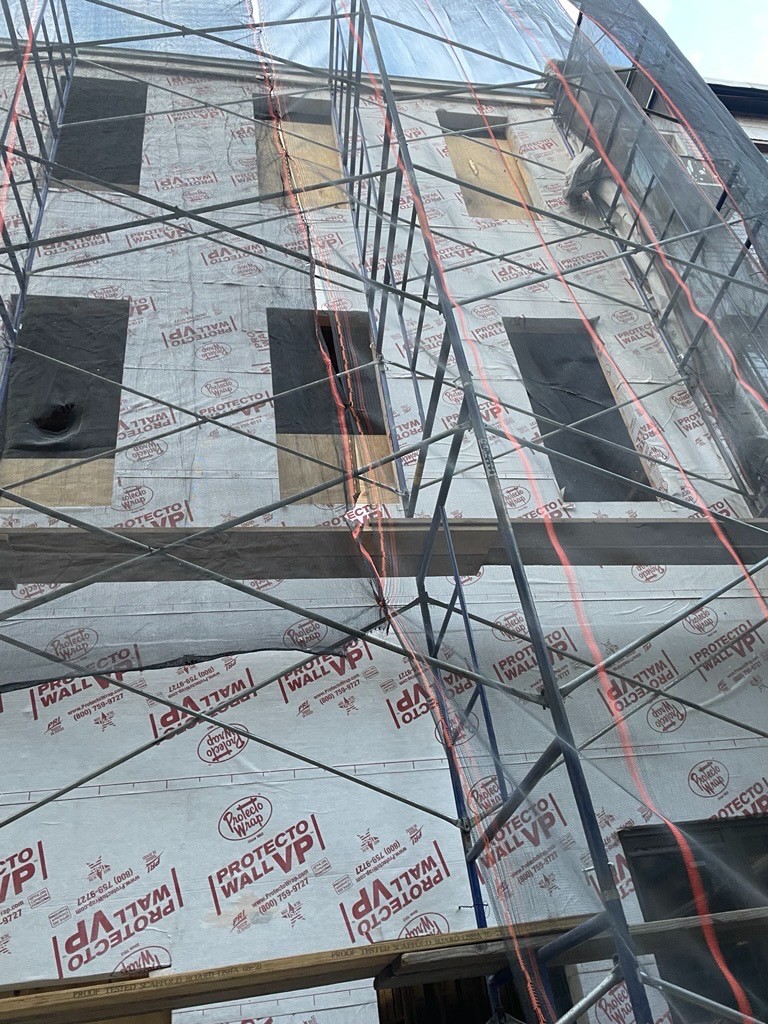 万能装修 专业房屋建筑装修，住宅公寓装修改建，店铺餐馆翻新，瓷砖木工，技术全面，价格合理