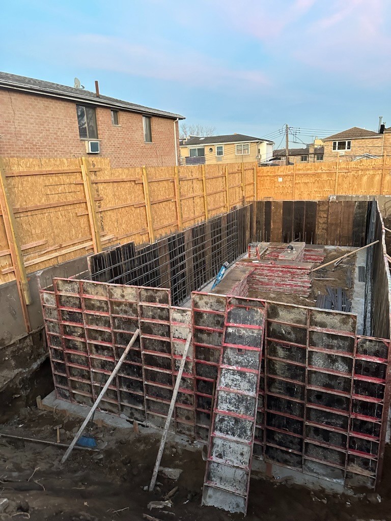 鑫帅建筑装修公司，纽约布鲁克林大型建筑装修，住宅/商业建筑装修，加层改建，精通施工工艺，设计/开工纸