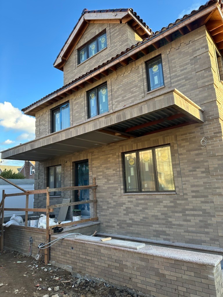 鑫帅建筑装修公司，纽约布鲁克林大型建筑装修，住宅/商业建筑装修，加层改建，精通施工工艺，设计/开工纸
