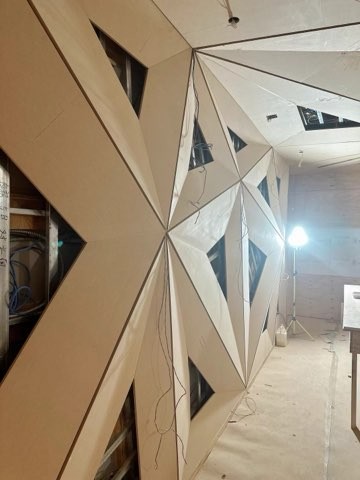 旭日装修公司承接纽约长岛房子室内外装修，厨房浴室/瓷砖地板/门窗翻新，庭院改造，水电/泥水，免费估价