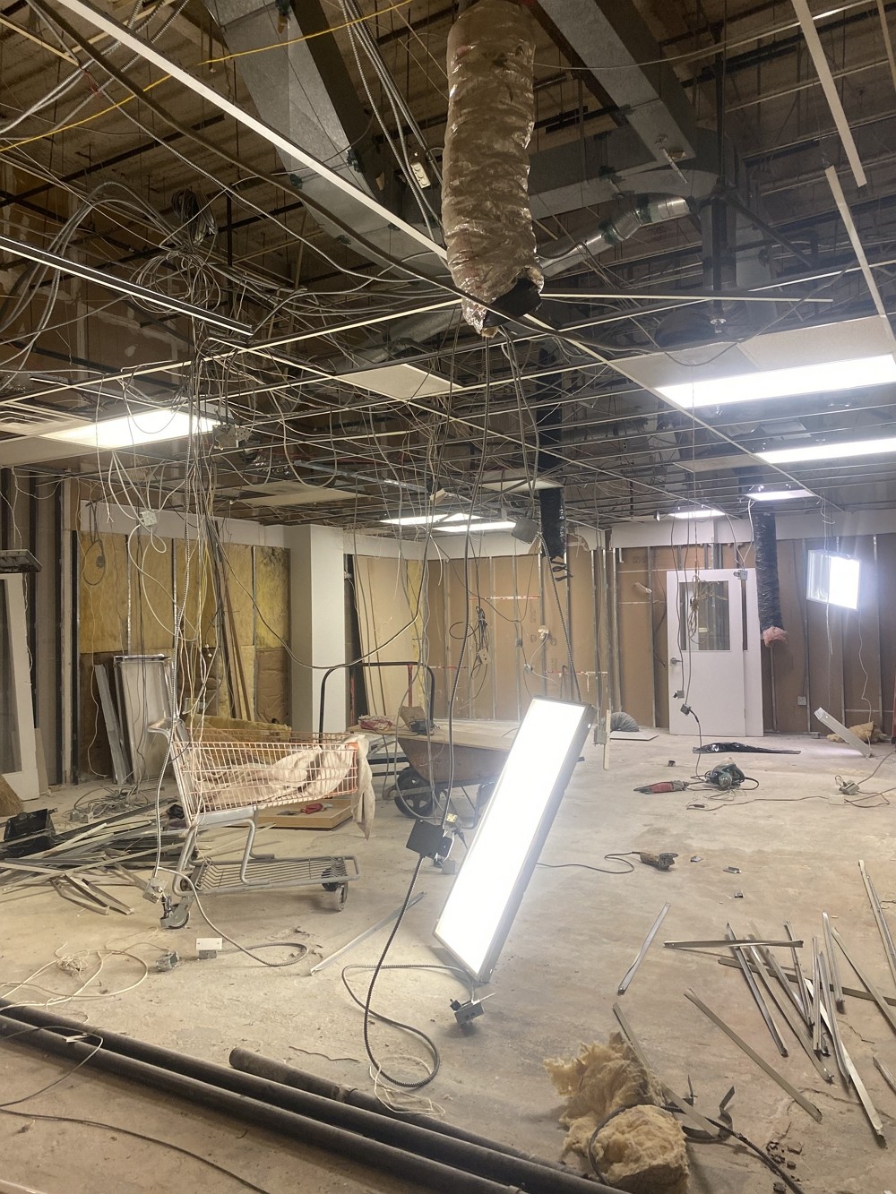 好运装修公司承接店铺装修,餐馆装修,办公室/诊所装修,家庭住宅装修,联系朱师傅