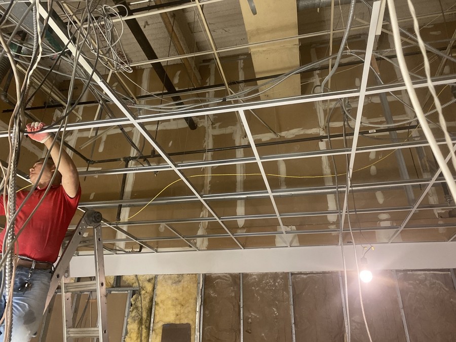 好运装修公司承接店铺装修,餐馆装修,办公室/诊所装修,家庭住宅装修,联系朱师傅